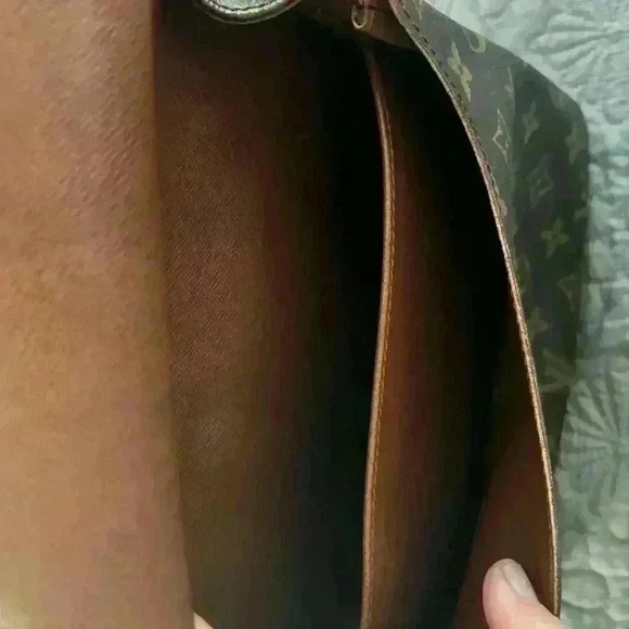 LV CARTOUCHIERE GM SHOULDER BAG MONOGRAM- 100% authentic & ready for the summer - Picture 3 of 15